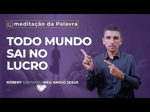 O Custo de Seguir a Jesus: Colocando Deus em Primeiro Lugar - A imagem dessa postagem é de um Jovem usando camisa social, preta ou marsala, num fundo de parede branca. E ele está gesticulando sobre a meditação com legendas aparecendo na imagem voltadas para a seguinte palavra-chave: "custo de seguir a Jesus"